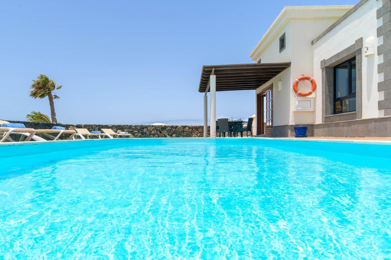 Villa Esterlicia Playa Blanca  Luaran gambar