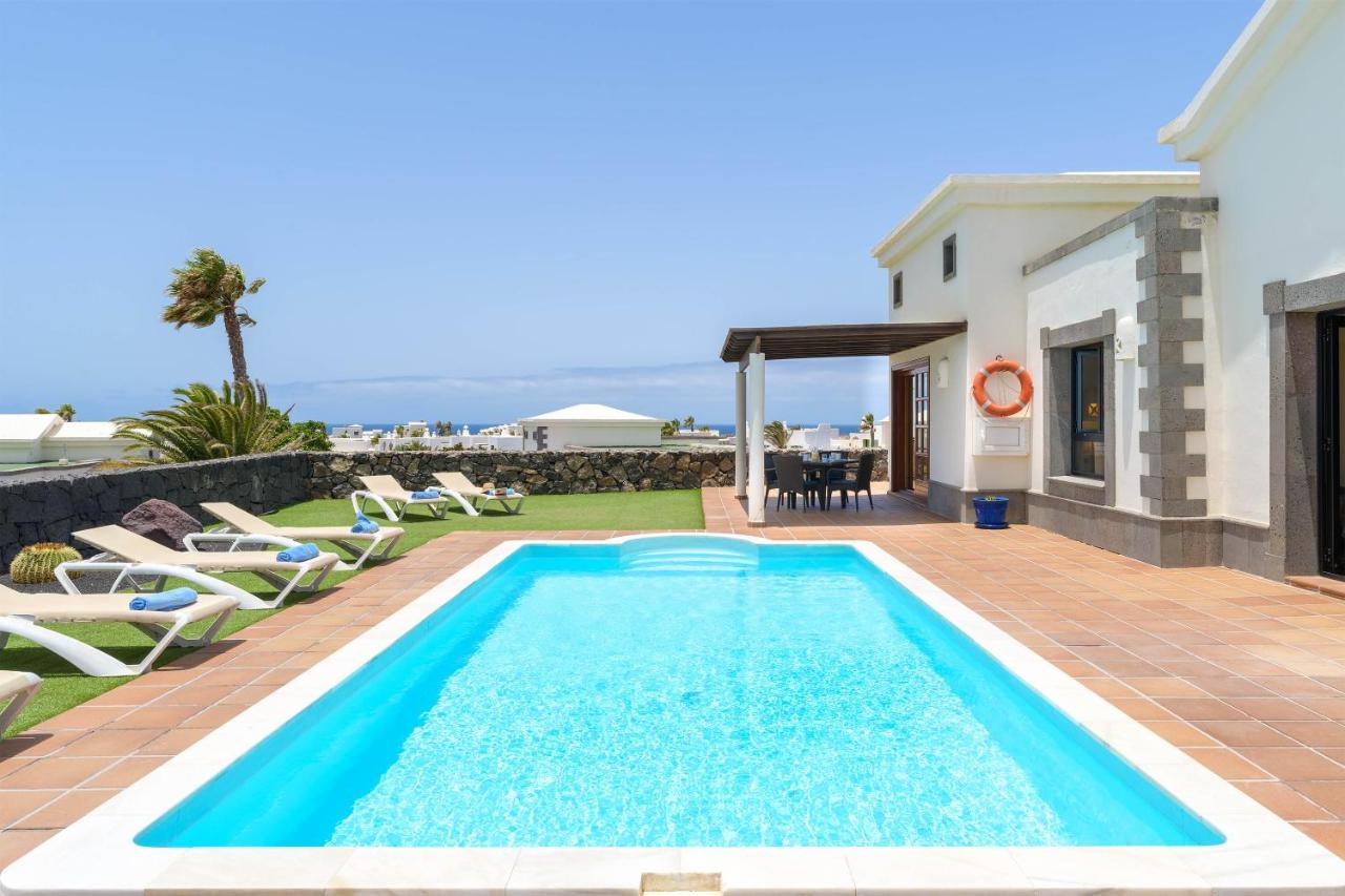 Villa Esterlicia Playa Blanca  Luaran gambar