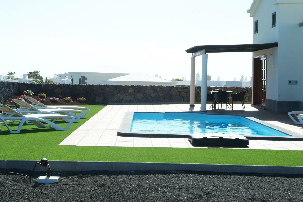 Villa Esterlicia Playa Blanca  Luaran gambar