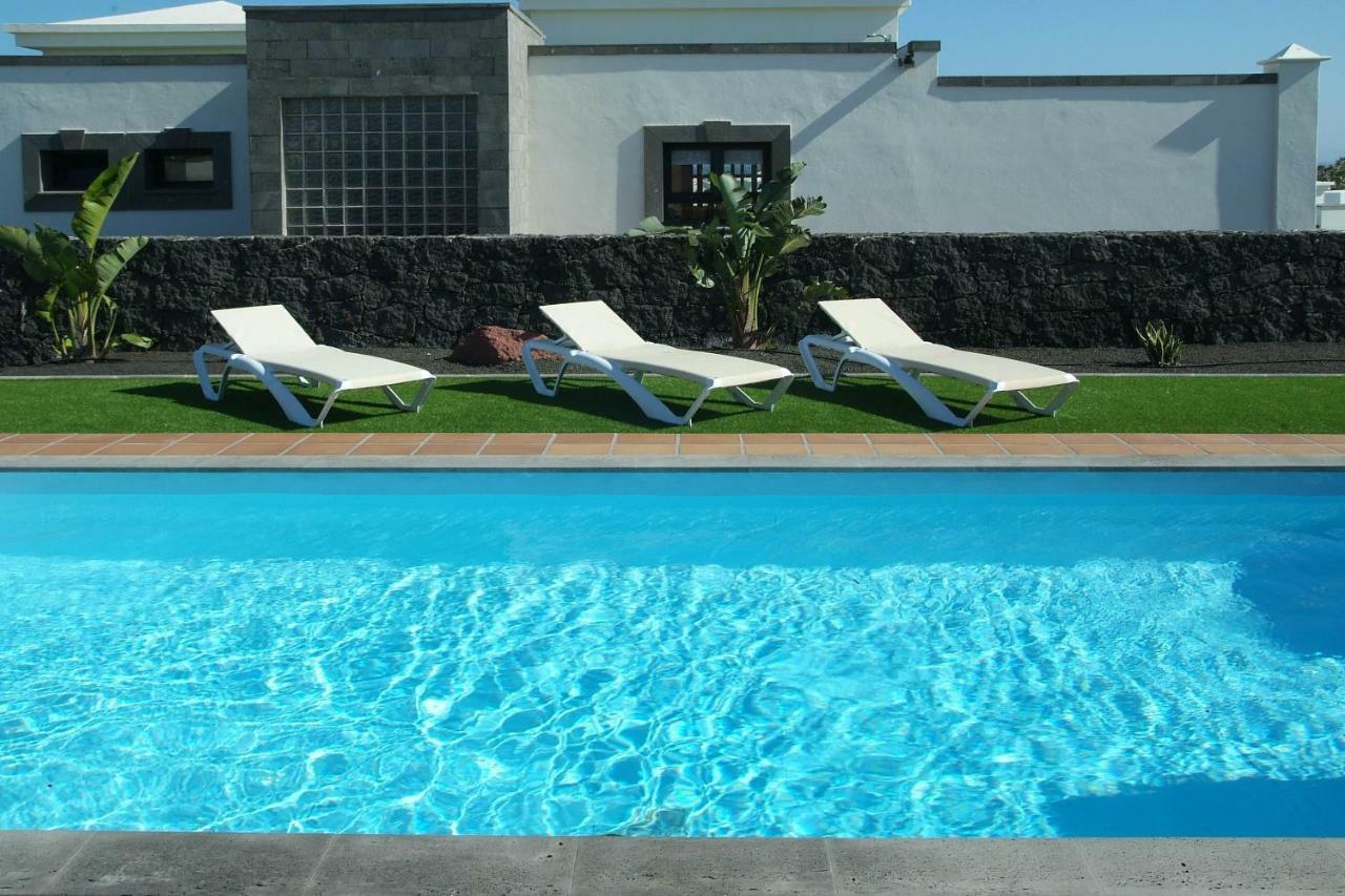 Villa Esterlicia Playa Blanca  Luaran gambar